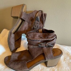 Authentic American Heritage Heels